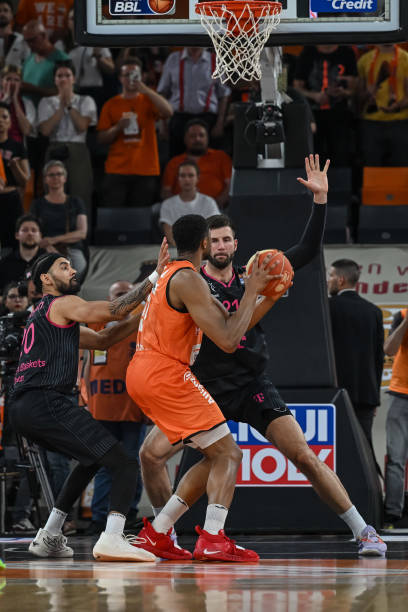 子足球的魅 子足球的魅